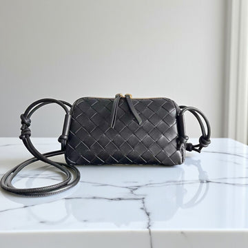 Bottega Veneta Black Concert Pouch in Leather