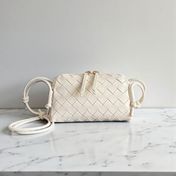 Bottega Veneta Concert Pouch Off White Intrecciato Leather, 11.5x18.5x8.5 cm
