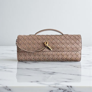 Bottega Veneta Andiamo Clutch Light Brown Intrecciato Lambskin 30cm