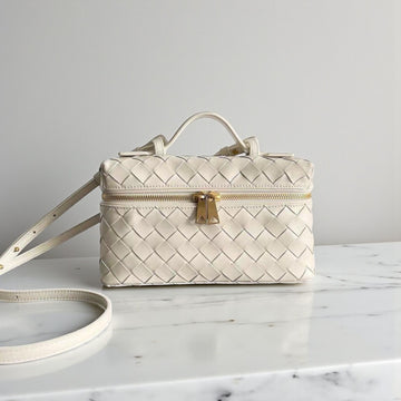 Bottega Veneta Bang Bang Vanity Case Off White Leather Bag, 13x23x6 cm
