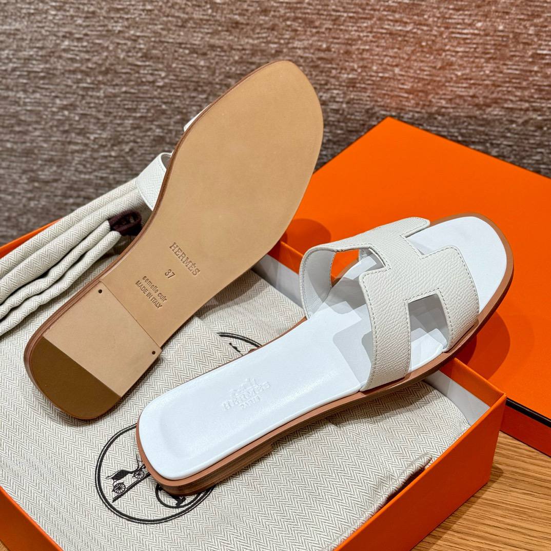 Hermes Oran Epsom Sandal, Blanc, Epsom, Dermal Outsole