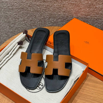 Hermes Oran Epsom Sandal, Gold/Noir, Epsom, Dermal Outsole