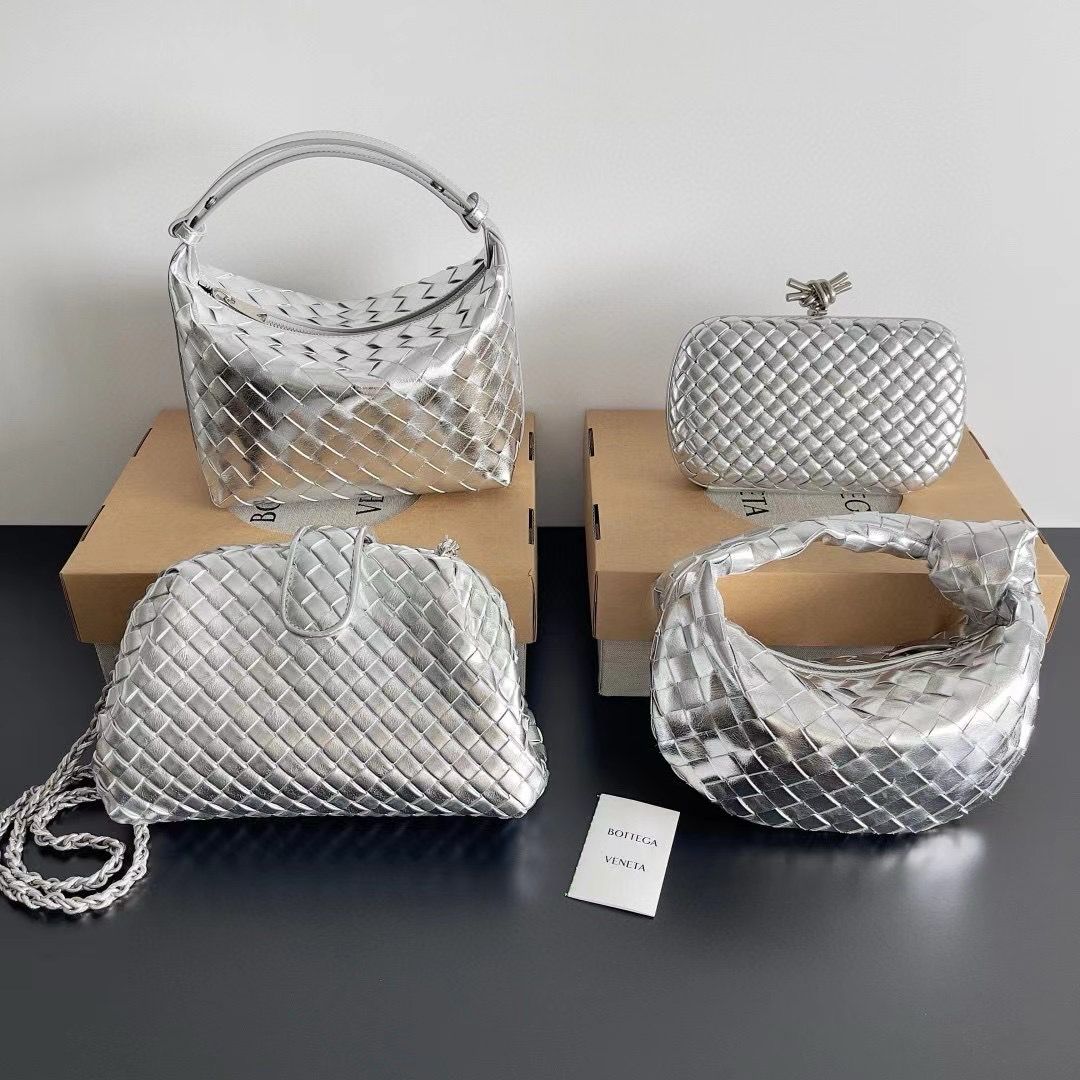 Bottega Veneta Knot Clutch Bag Silver Intreccio Leather 11.5x19x5cm