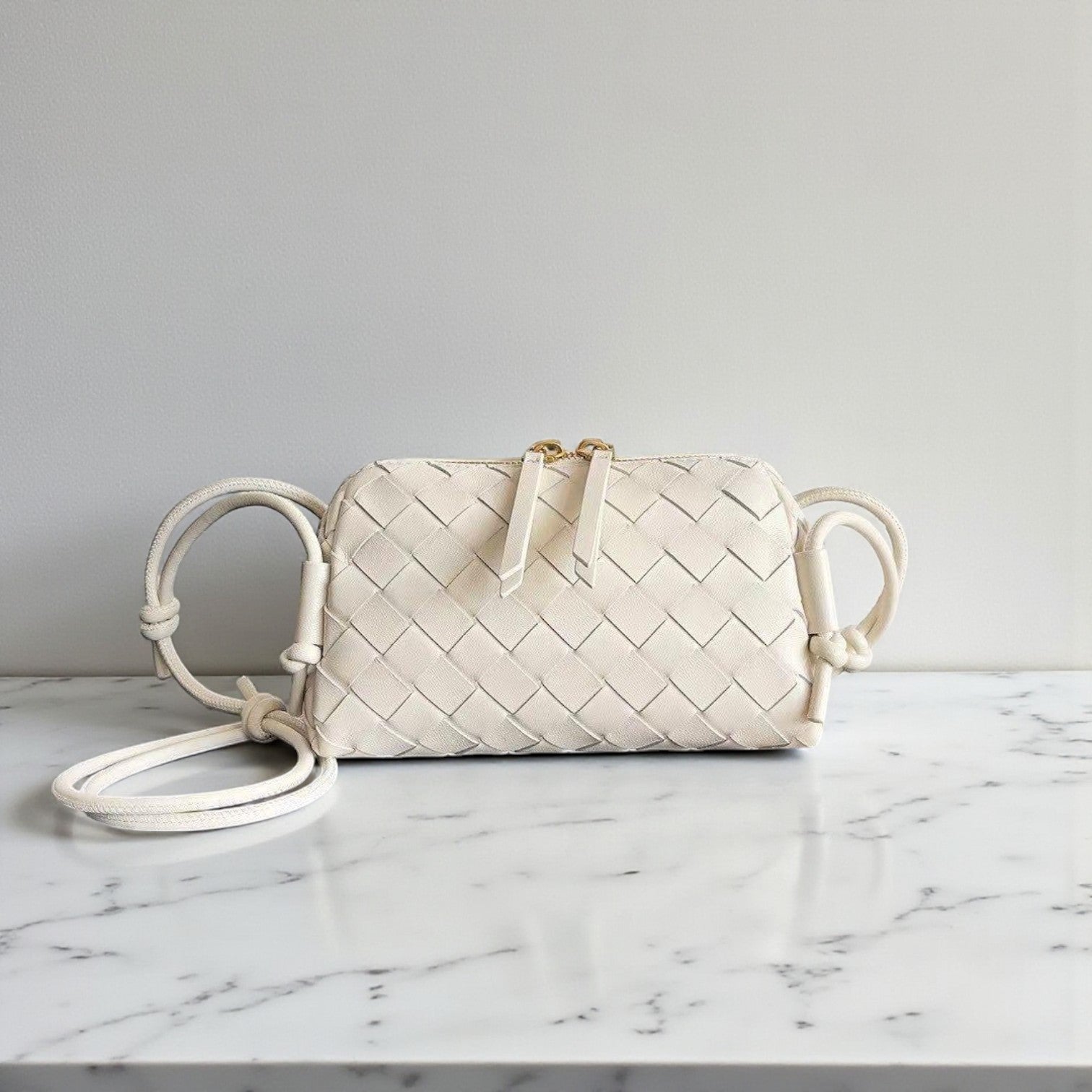 Bottega Veneta Concert Pouch Off White Intrecciato Leather, 11.5x18.5x8.5 cm