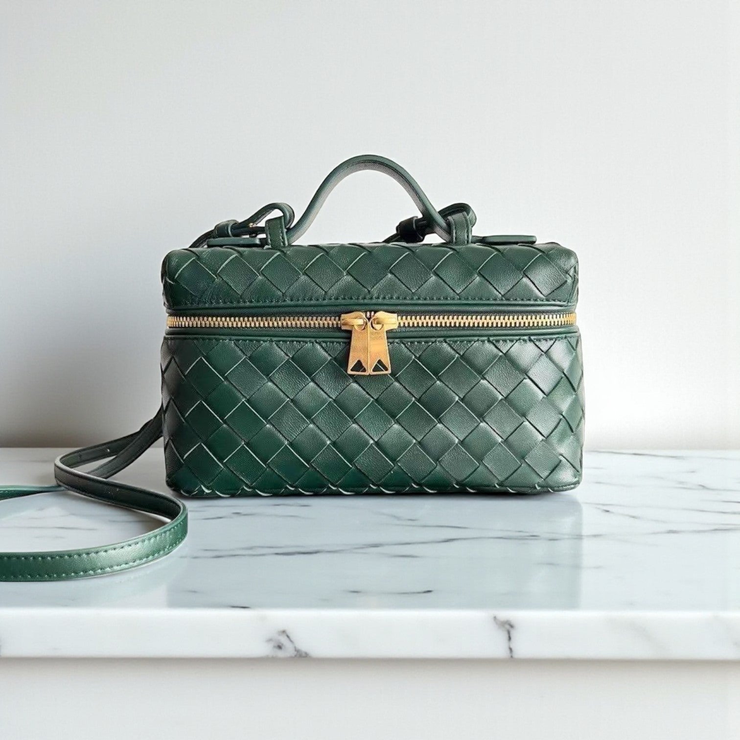 Bottega Veneta Green Intrecciato Vanity Bag 13x23x6cm