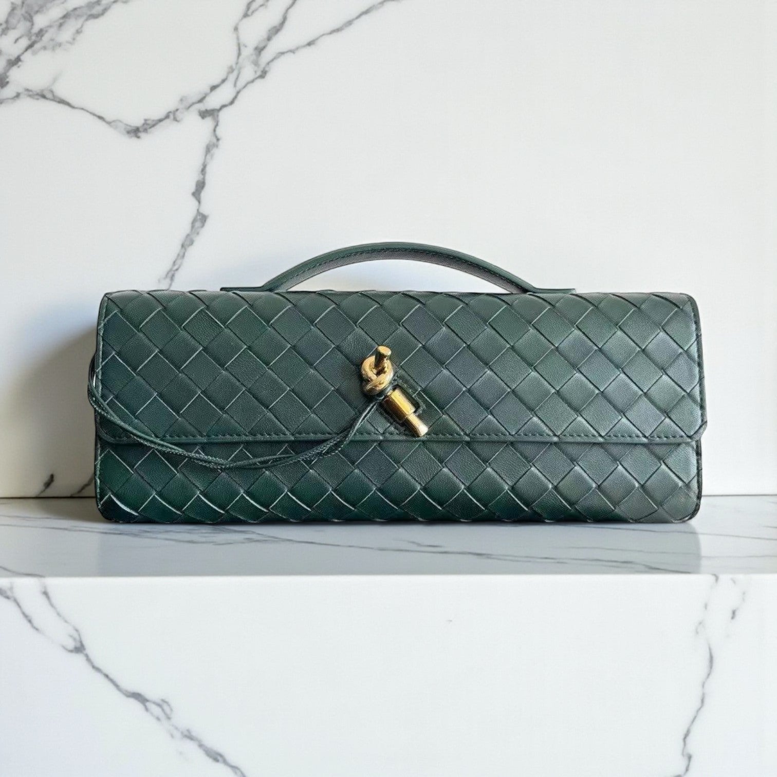 Bottega Veneta Andiamo Clutch Green Intrecciato Lambskin 30cm