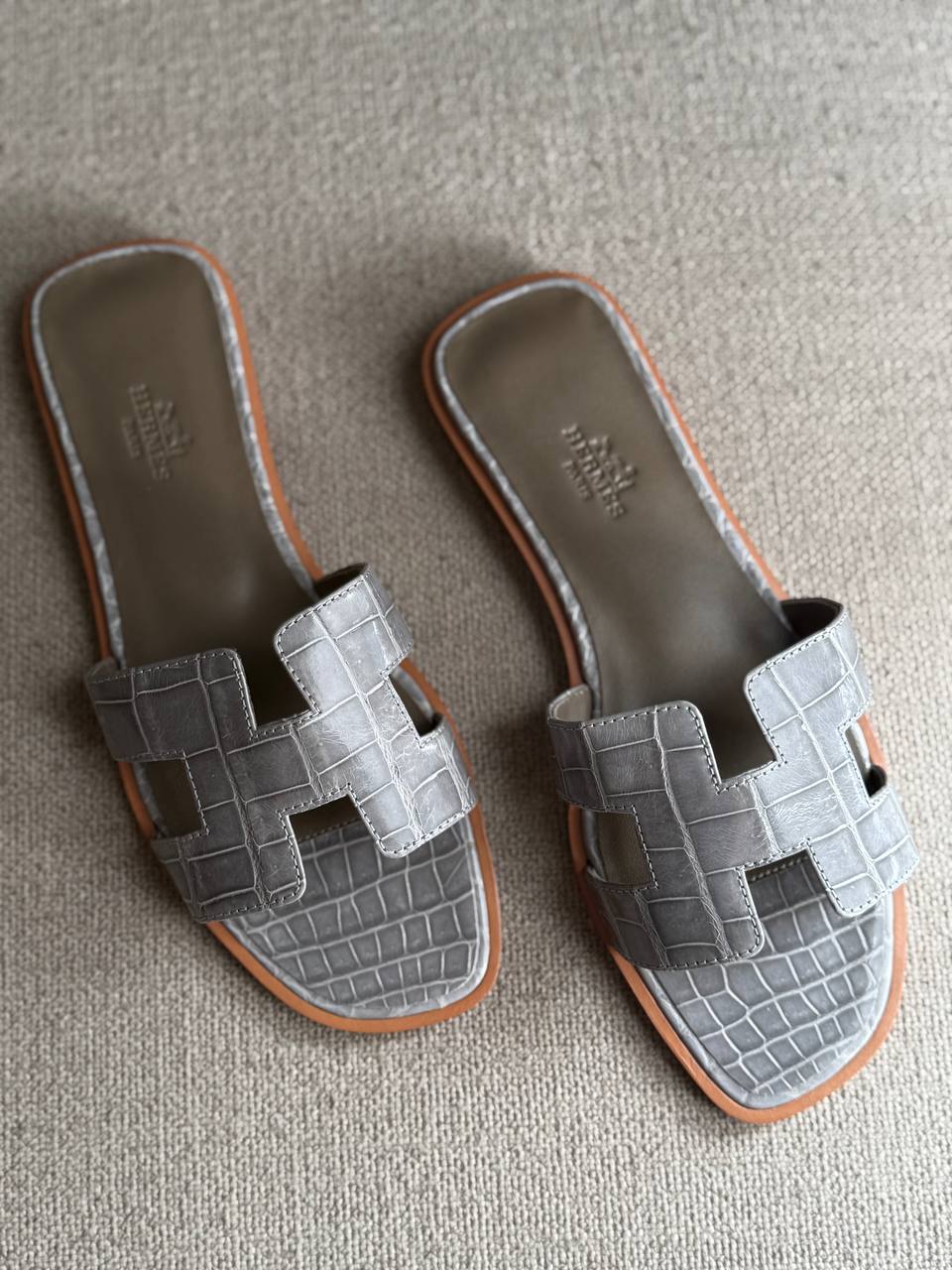 Hermes Oran Sandal Crocodile – Grey, Patent Crocodile Leather Upper, Dermal Outsole