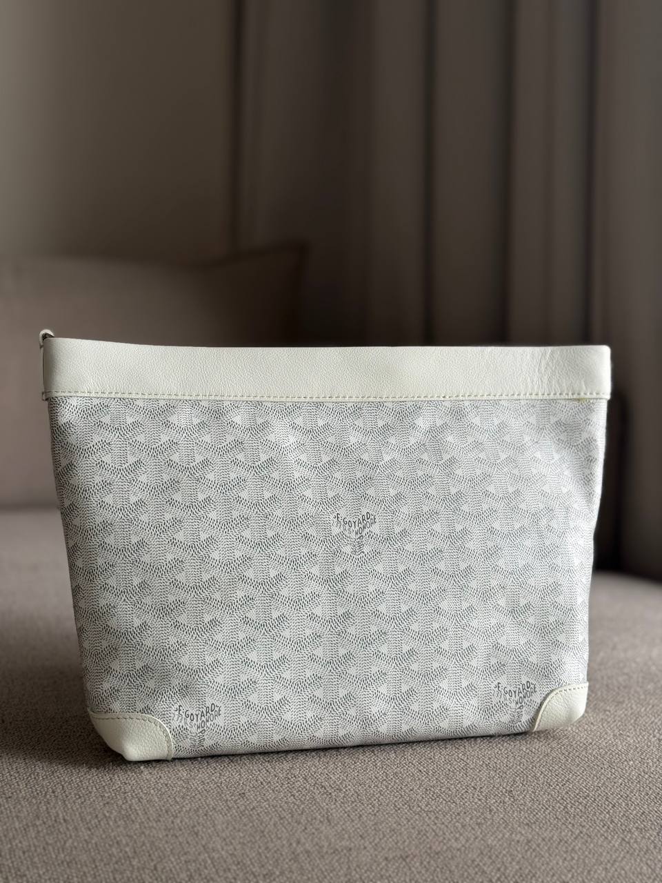 Goyard Conti Pouch – White