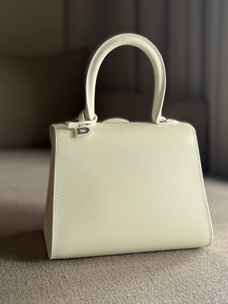 Delvaux Brillant Mini Smooth Leather, 20 x 11.5 x 16 cm, Box Damage